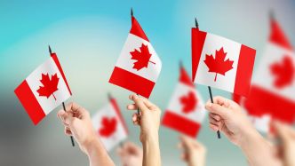 Voici 4 listes de lecture pour célébrer le Canada et notre fierté musicale d'un océan à l'autre