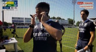 Scène improbable lors du match U20 entre l’Afrique du Sud et l’Australie !
