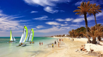 Appel à une loi pour garantir le droit des Tunisiens au tourisme