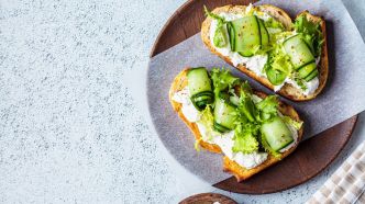 Craquez pour cette tartine à la courgette et à la ricotta, une bouchée de fraîcheur et de gourmandise !