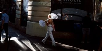 En direct, canicule : 84 départements en vigilance orange, Bayrou reporte un déplacement pour suivre l'évolution de la situation