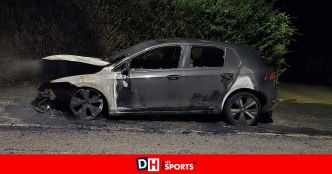 Une voiture détruite par le feu à Couillet