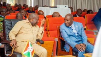 Droit dans ses bottes, l’opposition persiste et signe