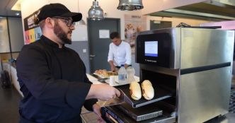 Saint-Étienne. « Faire des sandwichs, c'est un métier » : comment Casino élabore ses recettes
