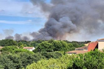 Incendie dans l'Aude : 103 pompiers luttent contre un nouveau feu aux portes de Carcassonne, 40 hectares brûlés et 10 personnes évacuées