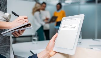 IA, emails, e-commerce : ce que promet Comet, le navigateur futuriste de Perplexity