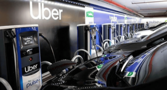Uber fait face au vrai frein à l'électrique : la recharge, plus que le prix des véhicules