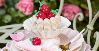 Gâteau au crochet : le modèle gratuit de la charlotte aux fraises