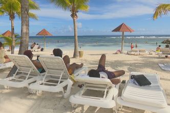 Tourisme en Guadeloupe : l'INSEE pointe une saison 2025 en demi-teinte malgré un début prometteur