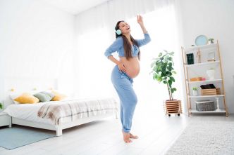 Danse, marche active, rapports sexuels... Qu'est-ce qui déclenche l'accouchement ?