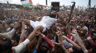 Propos des groupes de rap Bob Vylan et Kneecap contre Israël à Glastonbury: la police britannique ouvre une enquête