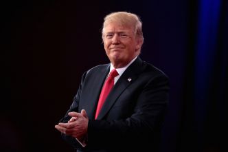 Victoire pour Trump : la Cour suprême américaine renforce les pouvoirs du président et limite les juges