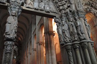 Saint-Jacques-de-Compostelle récupère deux statues volées par Franco