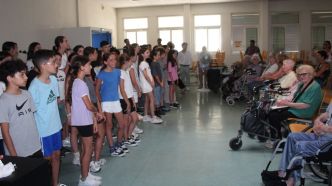 À Rognac, une rencontre intergénérationnelle entre des collégiens et des seniors