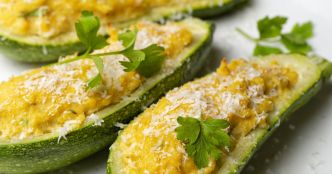 Courgettes farcies au thon, ricotta et parmesan