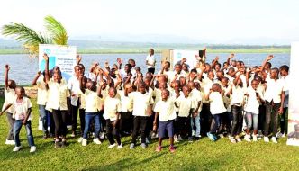 Les enfants des villages d'enfants SOS du Burundi rassemblés à Cibitoke pour célébrer la fraternité