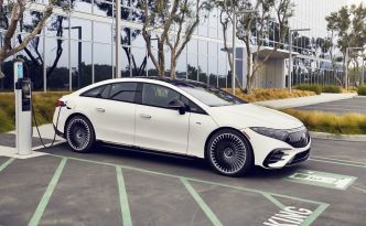 Cette Mercedes est un bide commercial surtout à cause de son physique mais son designer ne l'assume pas du tout