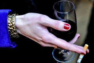 Lutte contre le tabac et l'alcool : un incompréhensible « deux poids, deux mesures »