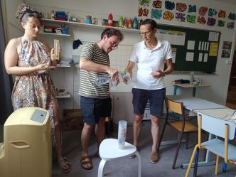 Canicule : bataille d'eau, ventilateurs, les écoles gèrent la surchauffe