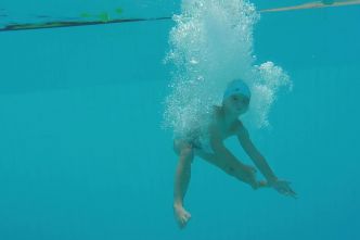 Lutte contre les noyades. "Ça change tout en cas d'accident" : comment ce stage permet de sauver la vie d'enfants en cas de chute dans l'eau