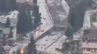 Violents orages dans les Alpes : "Une bombe d'eau a frappé"... emporté par un torrent de boue après être sorti de sa camionnette, un homme de 70 ans tué par une crue soudaine