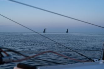 Course des Caps. La flotte toujours groupée dans des petits airs
