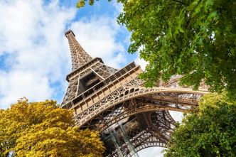 Canicule : une partie de la tour Eiffel fermée jusqu'à mercredi