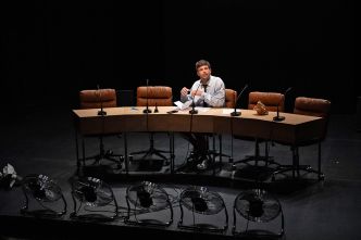 Le Conseil municipal parodié à l'Orangerie