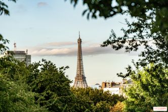 Canicule à Paris : le sommet de la tour Eiffel fermé temporairement pour cause de fortes chaleurs