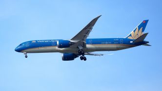 Collision entre deux avions sur la piste de décollage d'un aéroport au Vietnam, les quatre pilotes suspendus