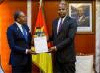 50e anniversaire de l'indépendance du Mozambique : le ministre d'Etat Pierre Mabiala a représenté le Congo