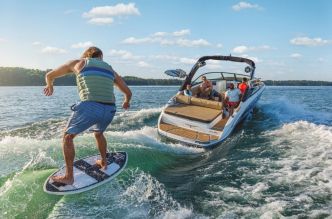 Sea Ray Surf Camp 2025 : la vague du succès déferle sur le lac de Lucerne