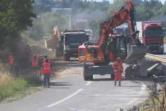 "Ça pose de gros problèmes de sécurité", des travaux importants sur un échangeur de l'A72 viennent de débuter
