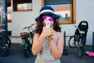 Cinq ressources pour parler de la canicule avec vos enfants