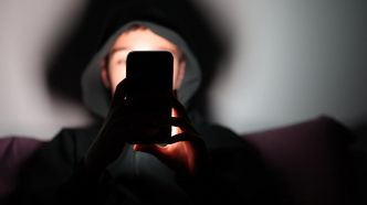 Le « blackout challenge » pointé du doigt après la mort d'un garçon de 12 ans en Angleterre