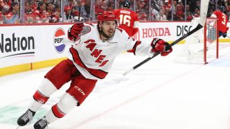 Les Hurricanes amadouent Stankoven avec 48 M$
