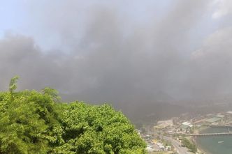 À la Dominique, une dizaine de pompiers incommodés lors d'un incendie à la décharge publique