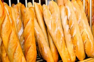Import-substitution : accord avec les meuniers et boulangers pour introduire la farine de manioc dans le pain, mais....