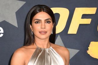Robe bustier en cuir et escarpin sexy : Priyanka Chopra sort le grand jeu dans les rues de New York