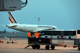 Grève de contrôleurs aériens jeudi: annulation d'un quart des vols à Paris, les aéroports du Sud très touchés