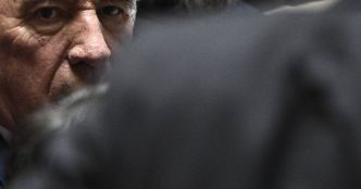 Motion de censure : le PS échoue à mettre Bayrou à la retraite