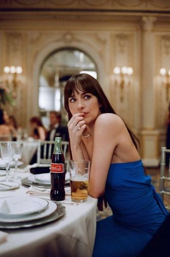 Ça sort mercredi au cinéma: "Materialists", triangle amoureux glamour entre Dakota Johnson, Pedro Pascal et Chris Evans
