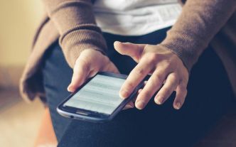 Vous pouvez désormais importer votre carte grise sur votre smartphone : voici comment faire