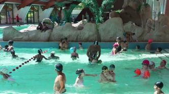 Yonne : à Joigny, la piscine et le cinéma pour faire face à la canicule