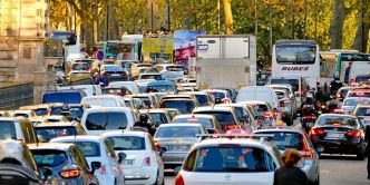 Panne de confiance et overdose d'hybrides : le marché automobile français dévisse