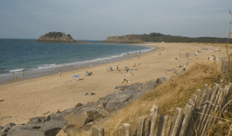 Saint-Malo. Route de l'anse du Guesclin : un littoral sacrifié au nom du climat ? [Vidéo]