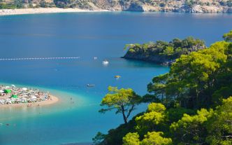 Plus de 10 heures de soleil et 32 °C en moyenne : Cette plage élue plus « ensoleillée d’Europe »