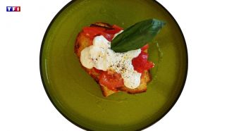 "La Brigade Bonjour !" : la recette de bruschetta caprese so fresh du chef Giovanni Iori | TF1 INFO