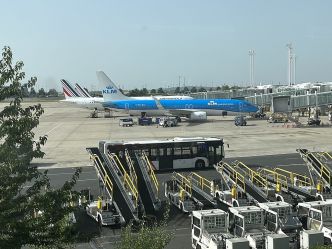 Grève des contrôleurs aériens : perturbations majeures pour les départs en vacances