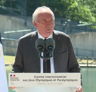 François Bayrou échappe à une nouvelle motion de censure socialiste